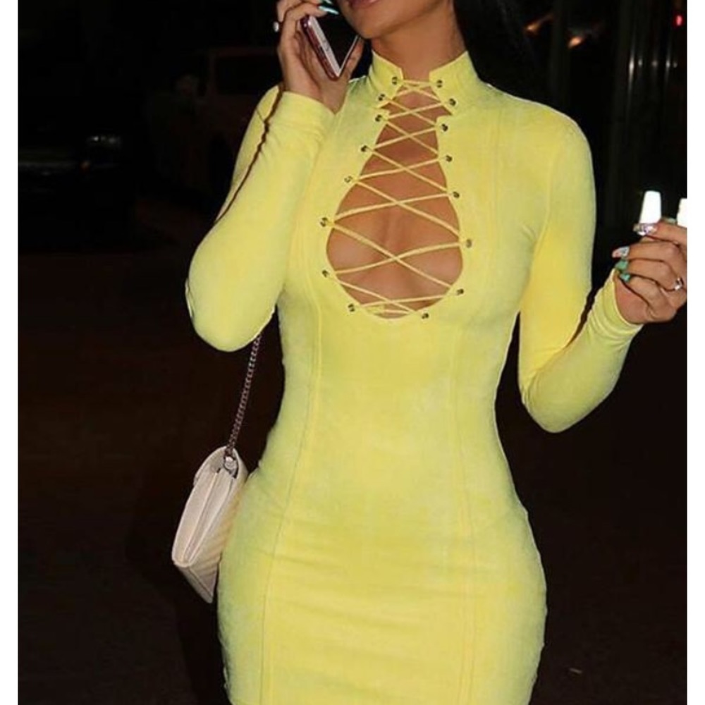 yellow dress
